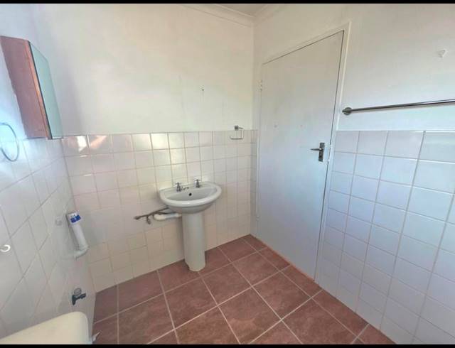 1 BEDROOM APARTMENT FOR SALE IN FREEWAY PARK